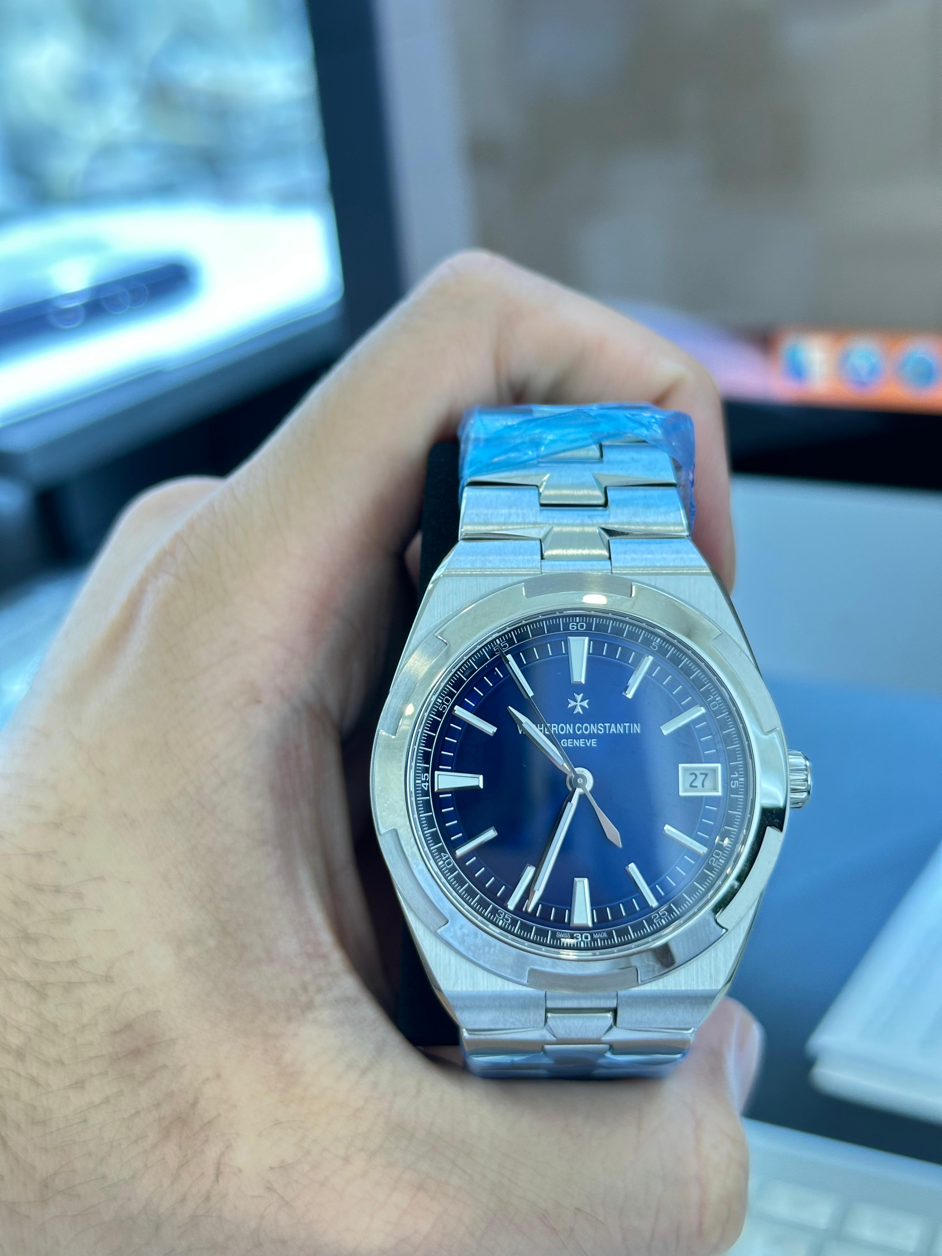 Vacheron Constantin OVERSEAS GMT24