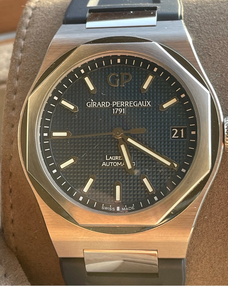 GIRARD PERREGAUX LAUREATO